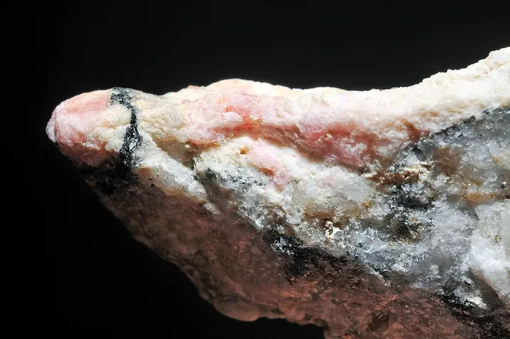 Tugtupite